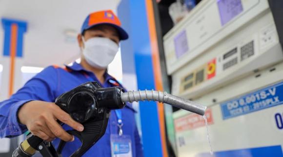 Phải Làm Gì Nếu Lỡ Đổ Nhầm Xăng E10?