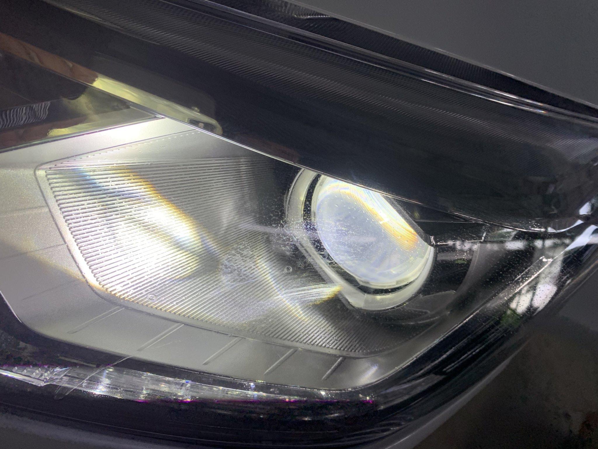 đèn pha Mitsubishi bị hư hỏng