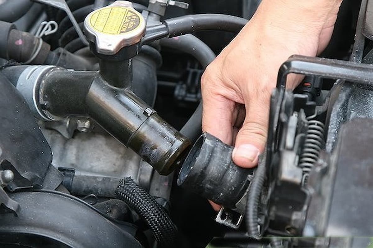Tính ứng dụng và vị trí của ống dẫn nước làm mát ô tô