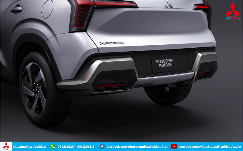 Ốp trang trí phía dưới cản sau xe Mitsubishi Xforce