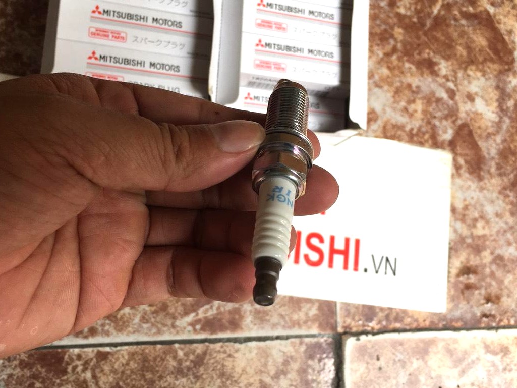 Bugi sử dụng cho xe Mitsubishi Attrage - Hàng nhập khẩu chính ngạch 1822A086