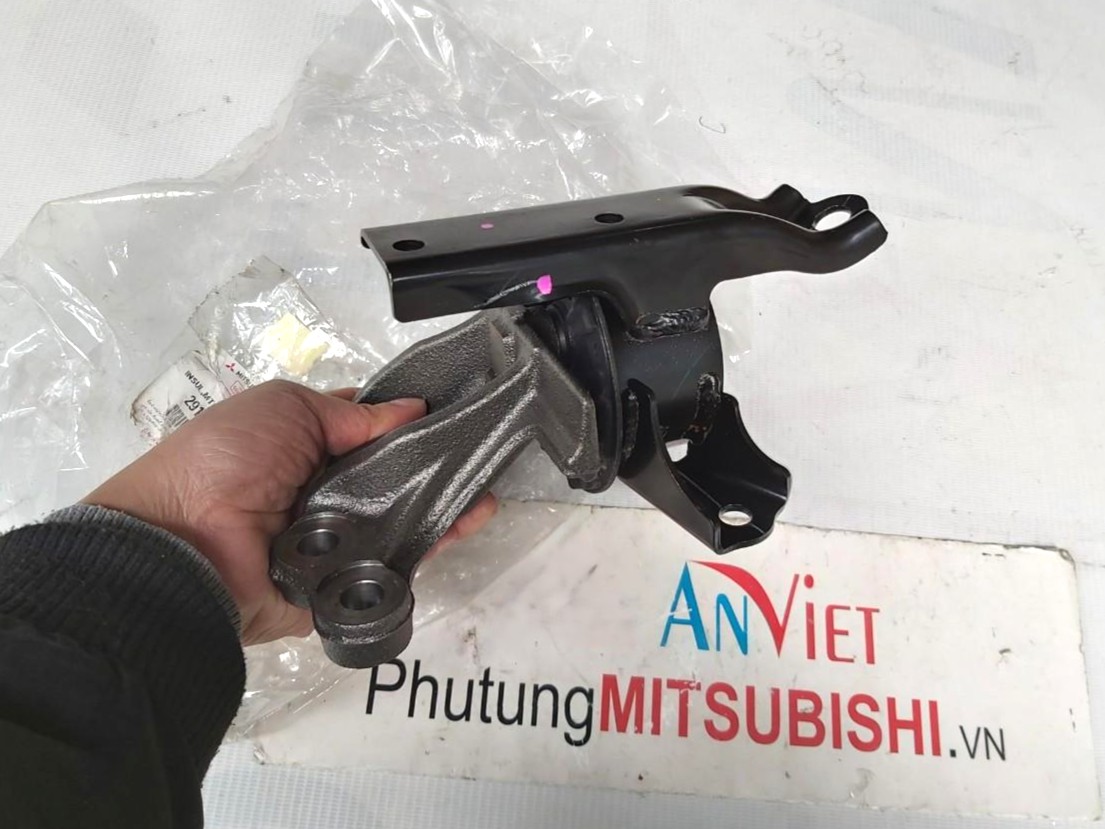 Chân hộp số, Chân Máy Bên Phụ sử dụng xe Mitsubishi Attrage - Hàng nhập khẩu chính ngạch 1093A146, 1093A202