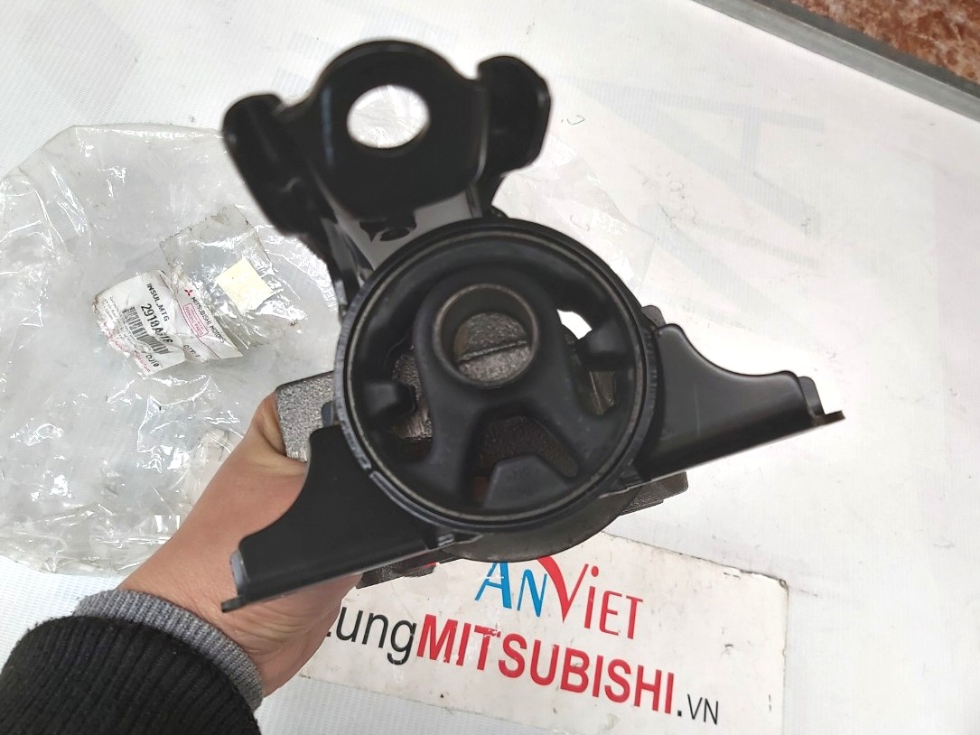 Chân hộp số, Chân Máy Bên Phụ sử dụng xe Mitsubishi Attrage - Hàng nhập khẩu chính ngạch 1093A146, 1093A202