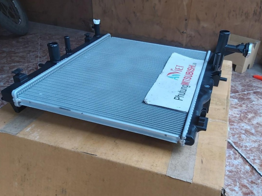 Két nước sử dụng cho xe Attrage - Hàng nhập khẩu chính ngạch