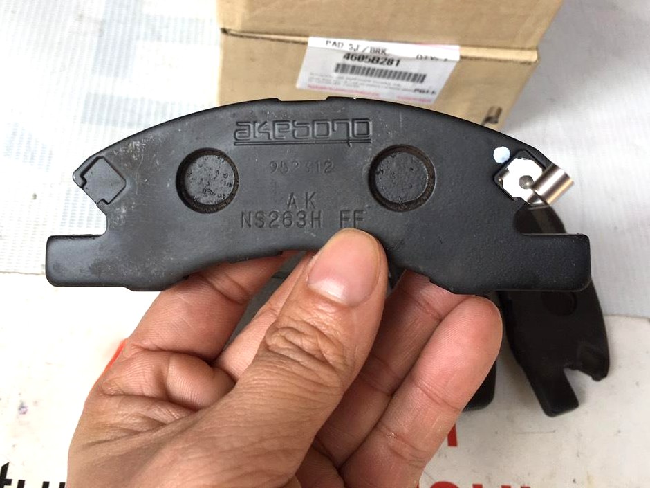 Má phanh trước, Bố thắng trước sử dụng cho xe Mitsubishi Attrage - Hàng nhập khẩu chính ngạch 4605B281