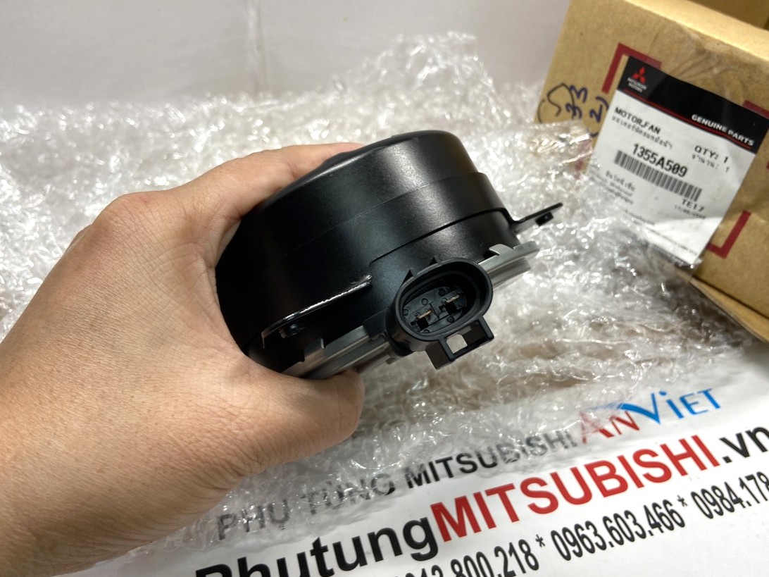 Mô tơ quạt két nước sử dụng cho xe Attrage - Hàng nhập khẩu chính ngạch 1355A131-1355A279-1355A509