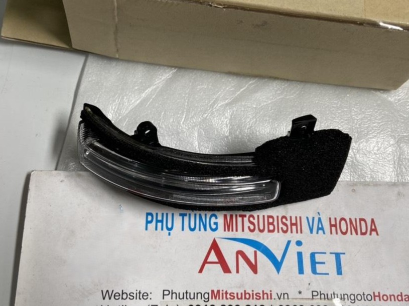 Đèn xi nhan gương sử dụng cho xe Attrage - Hàng nhập khẩu chính ngạch