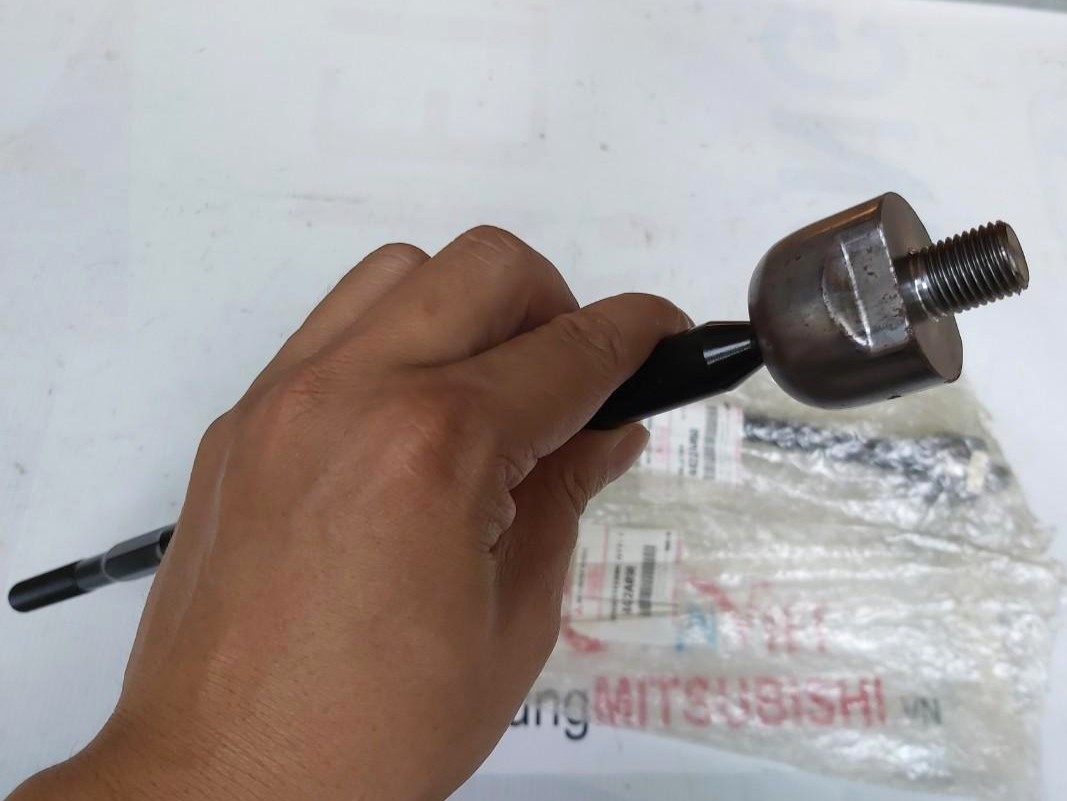 Rotuyn lái trong sử dụng cho xe Attrage - Hàng nhập khẩu chính ngạch