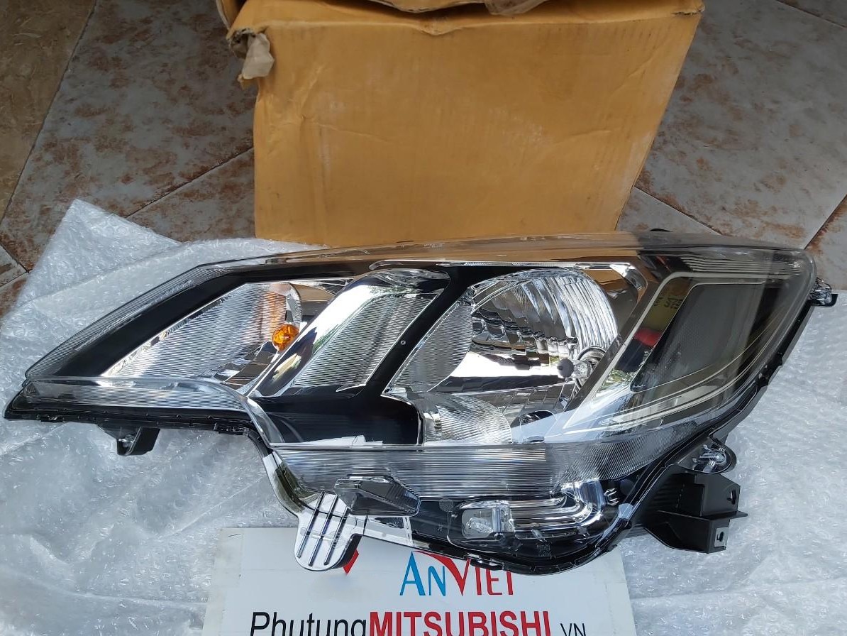 Vỏ Đèn pha sử dụng cho xe Attrage 2020-2025 bản Halogen - Hàng nhập khẩu chính ngạch