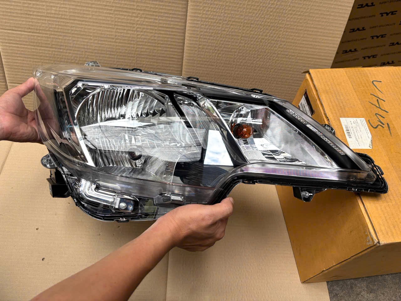 Vỏ Đèn pha sử dụng cho xe Attrage 2022-2027 Halogen - Hàng nhập khẩu chính ngạch