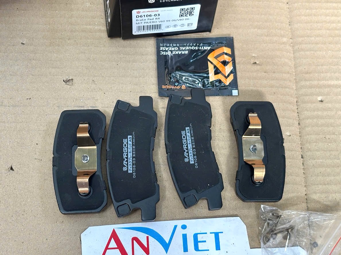 Bố thắng, Má phanh sau dùng cho xe Pajero, Grandis, V6-3000 | AYRGOE D6106-03 | MN116286