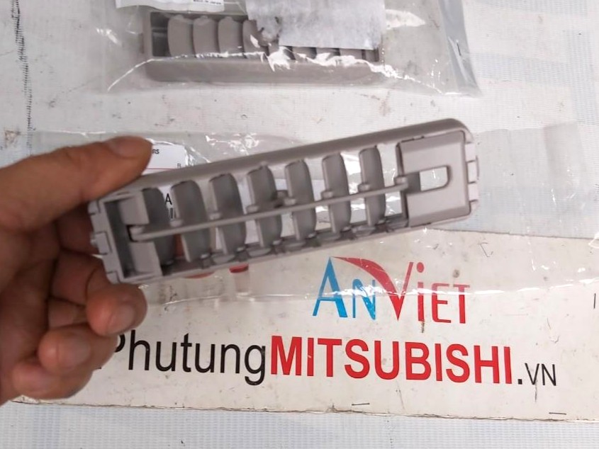 Cửa gió điều hòa sử dụng cho xe Grandis - Hàng nhập khẩu chính ngạch