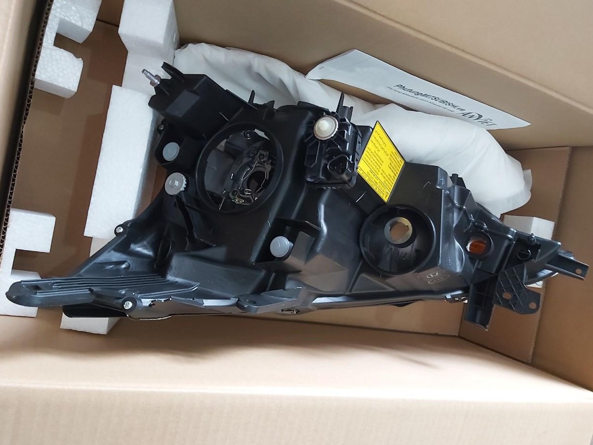 Đèn pha sử dụng cho xe Mitsubishi Grandis - Hàng nhập khẩu chính ngạch MN182475 MN182476