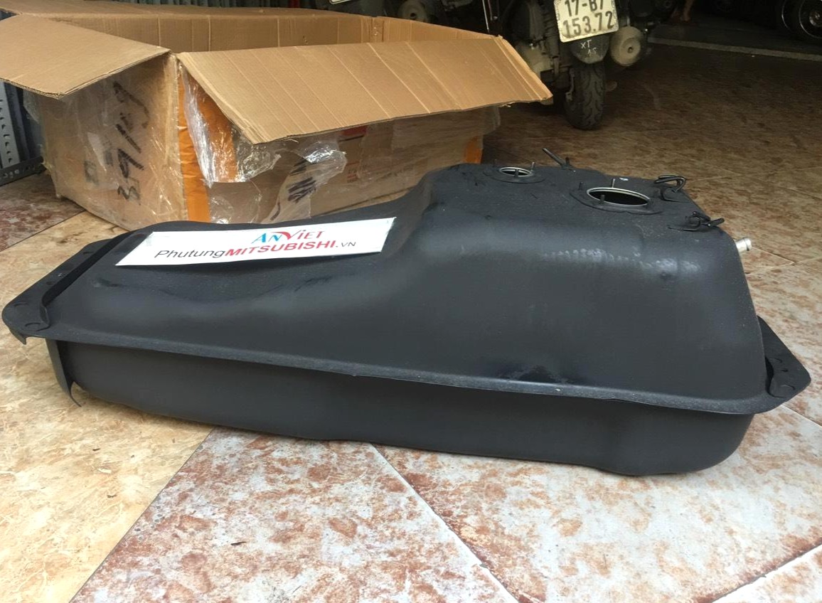 Bình xăng sử dụng cho xe Mitsubishi Jolie - Hàng nhập khẩu chính ngạch MR135333