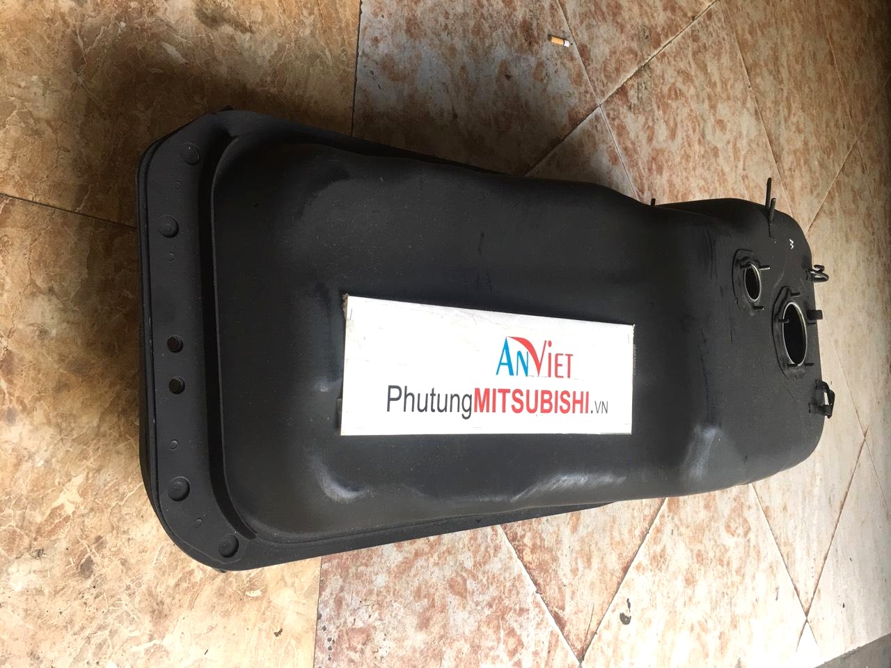 Bình xăng sử dụng cho xe Mitsubishi Jolie - Hàng nhập khẩu chính ngạch MR135333