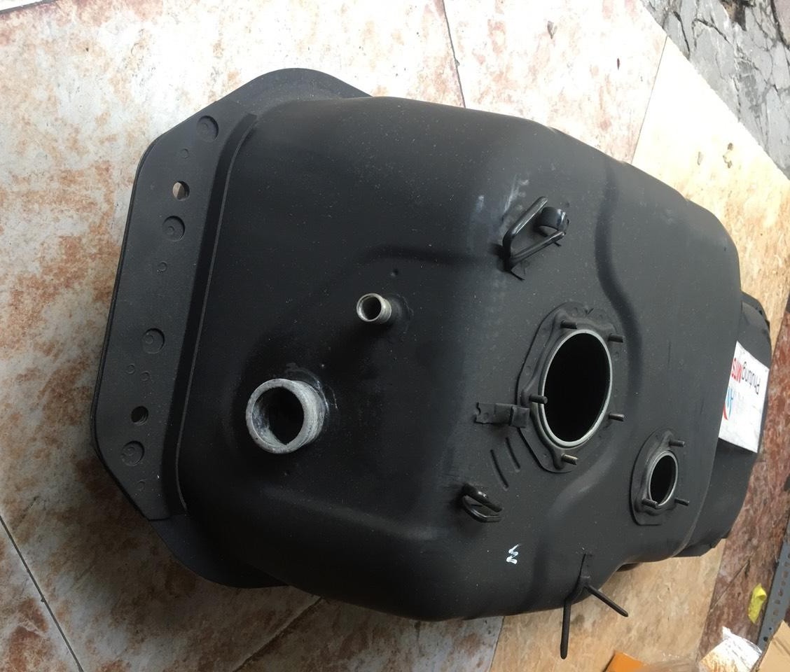 Bình xăng sử dụng cho xe Mitsubishi Jolie - Hàng nhập khẩu chính ngạch MR135333