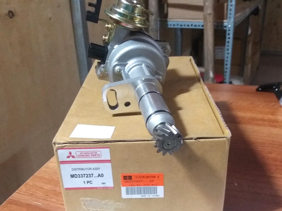 Bộ chia điện sử dụng cho xe Mitsubishi Jolie - Hàng nhập khẩu chính ngạch MD337237