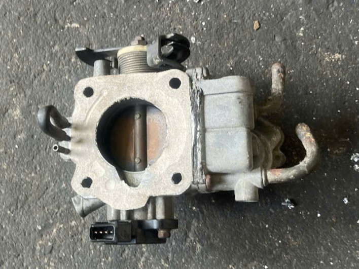 Bướm gas, Họng ga dùng cho xe Lancer 2000-2003 - Hàng bãi tháo xe MD306863