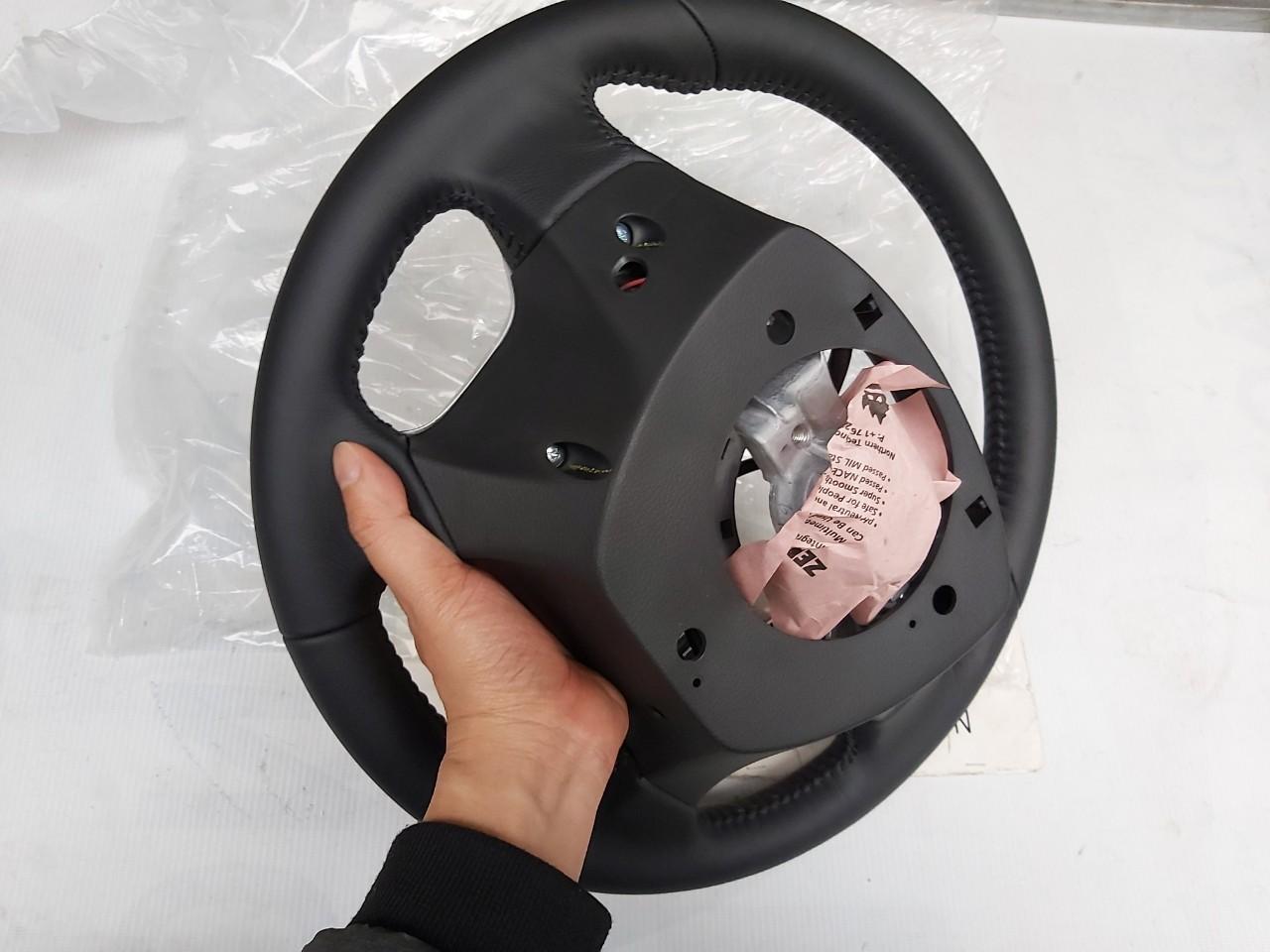 Cụm vô lăng sử dụng cho xe Pajero Sport - Hàng nhập khẩu chính ngạch
