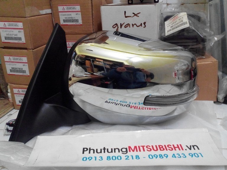 Gương chiếu hậu sử dụng cho xe Pajero Sport - Hàng nhập khẩu chính ngạch