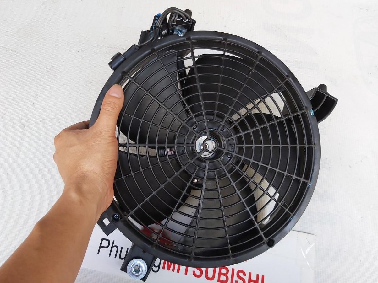 Quạt dàn nóng sử dụng cho xe Pajero Sport
