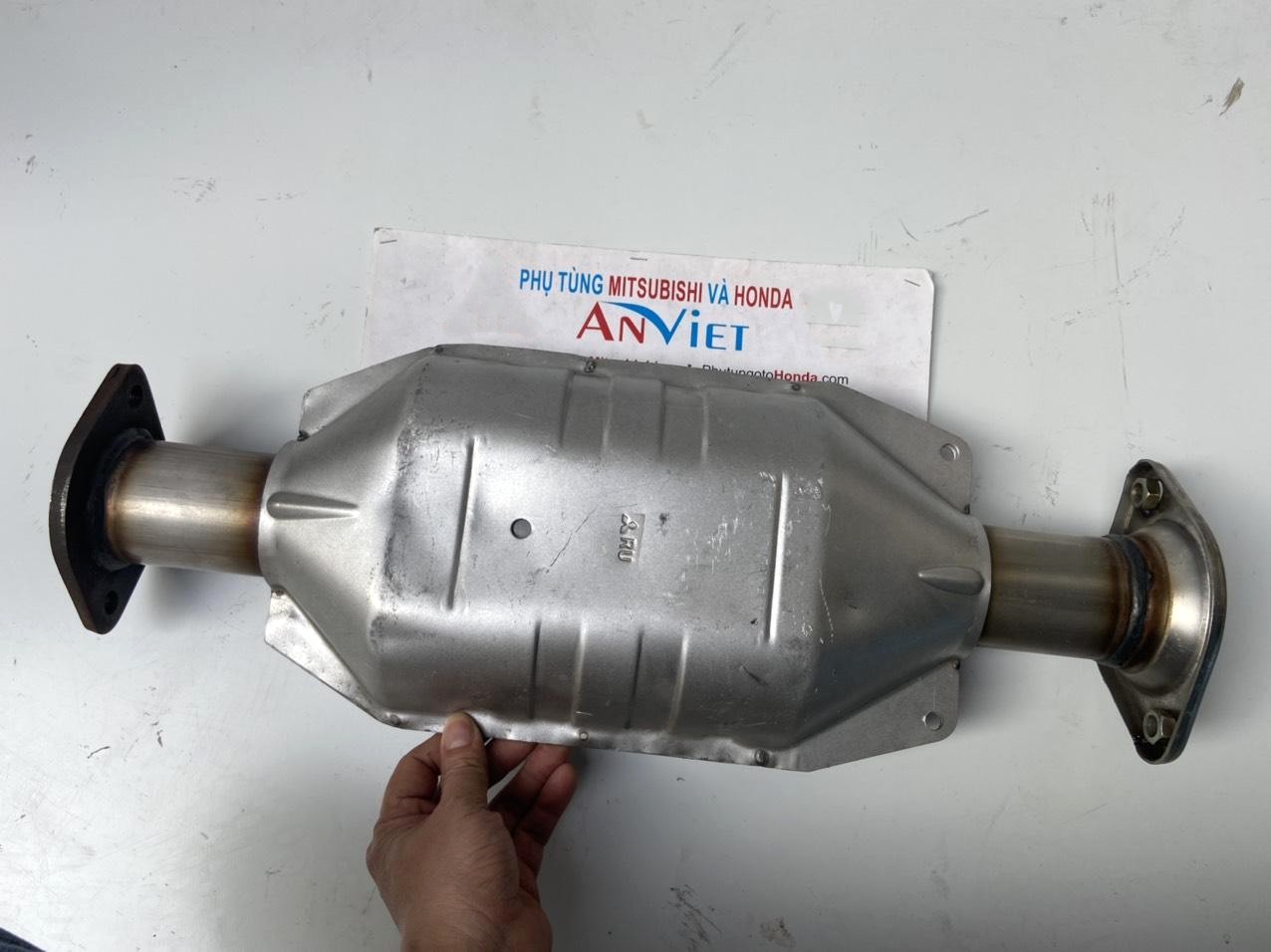 Bầu lọc kh&iacute; xả sử dụng cho xe Pajero Ng&acirc;n h&agrave;ng V93