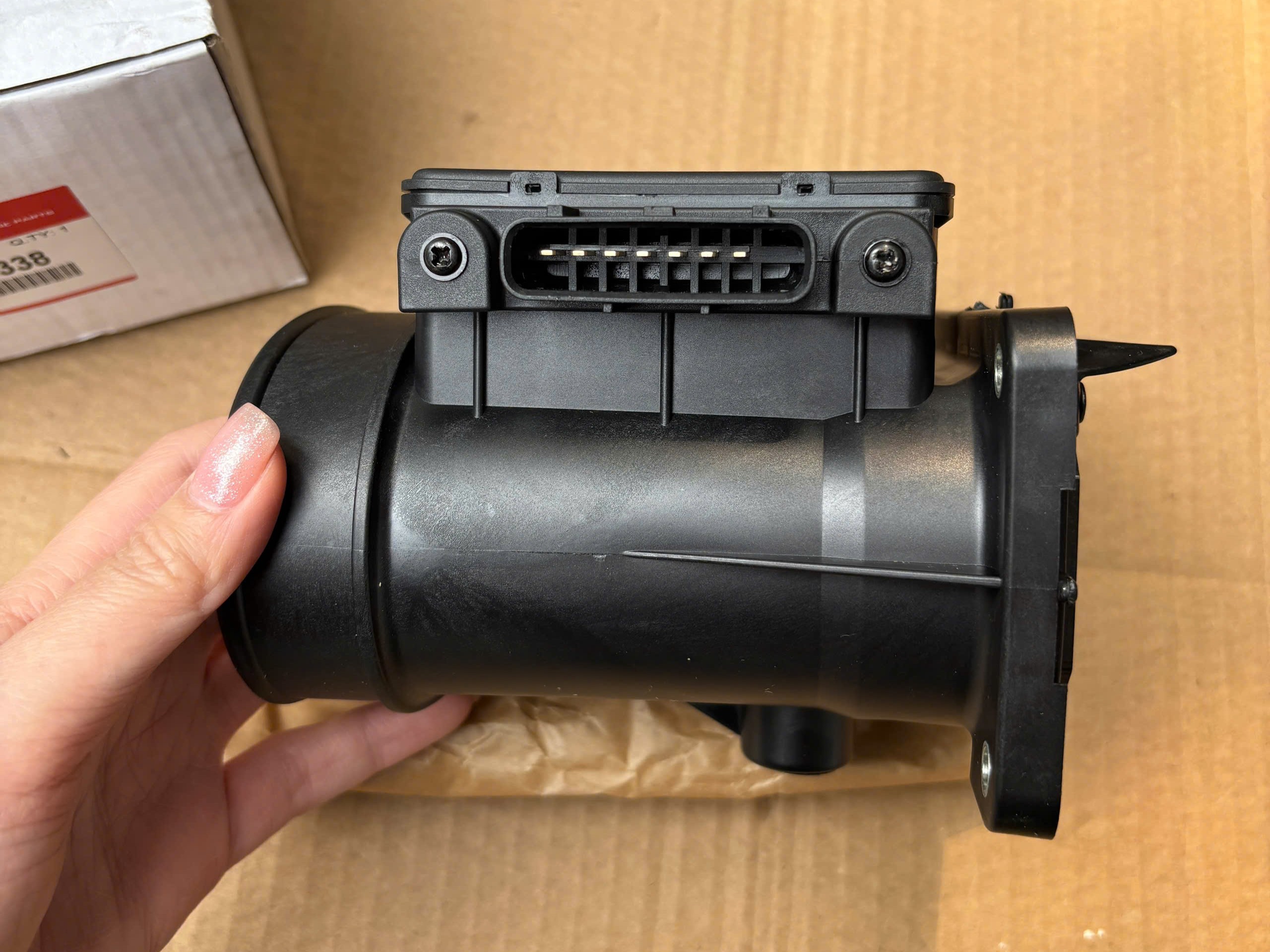Cảm biến đo gió dùng cho xe Pajero V6-3000 | DEKOSHI DK-MD357338 | MD357338