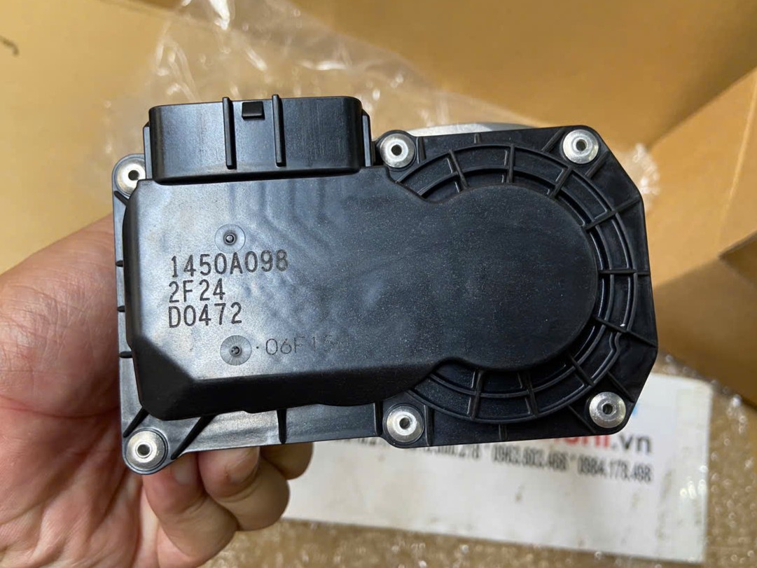 Cụm bướm ga, cổ ga, Họng ga sử dụng cho xe Pajero Ngân hàng V93, Pajero Sport - Hàng nhập khẩu chính ngạch