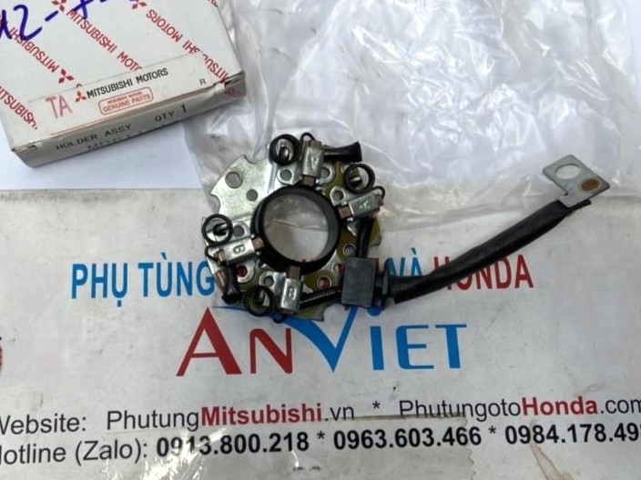Chổi than máy đề sử dụng cho xe Pajero - Hàng nhập khẩu chính ngạch