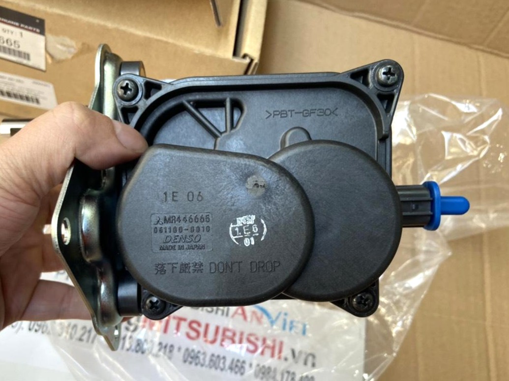Mô tơ điều khiển cài cầu sử dụng cho xe Pajero Ngân hàng, Pajero Chở tiền V73, V93 - Hàng nhập khẩu chính ngạch