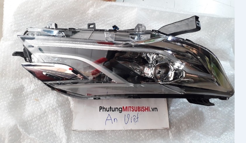 Vỏ Đèn pha sử dụng cho xe Mitsubishi Pajero Sport - Hàng nhập khẩu chính ngạch