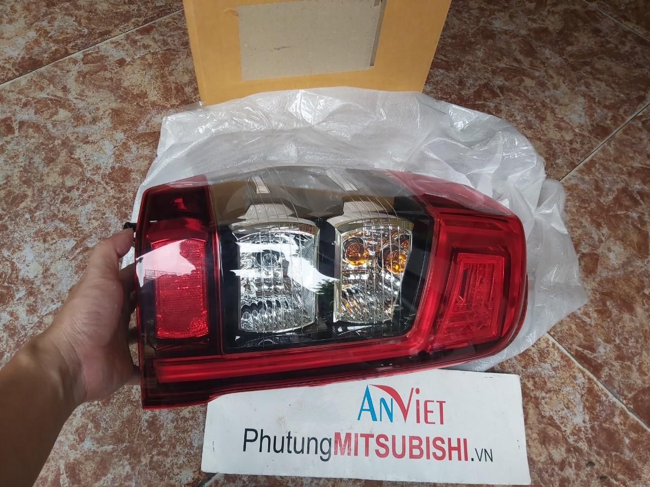 Đèn hậu, Đèn lái sau sử dụng cho xe Triton - Hàng nhập khẩu chính ngạch