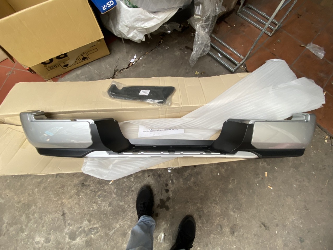 Cản sau sử dụng cho xe Mitsubishi Triton 2019-2024 - Hàng nhập khẩu chính ngạch