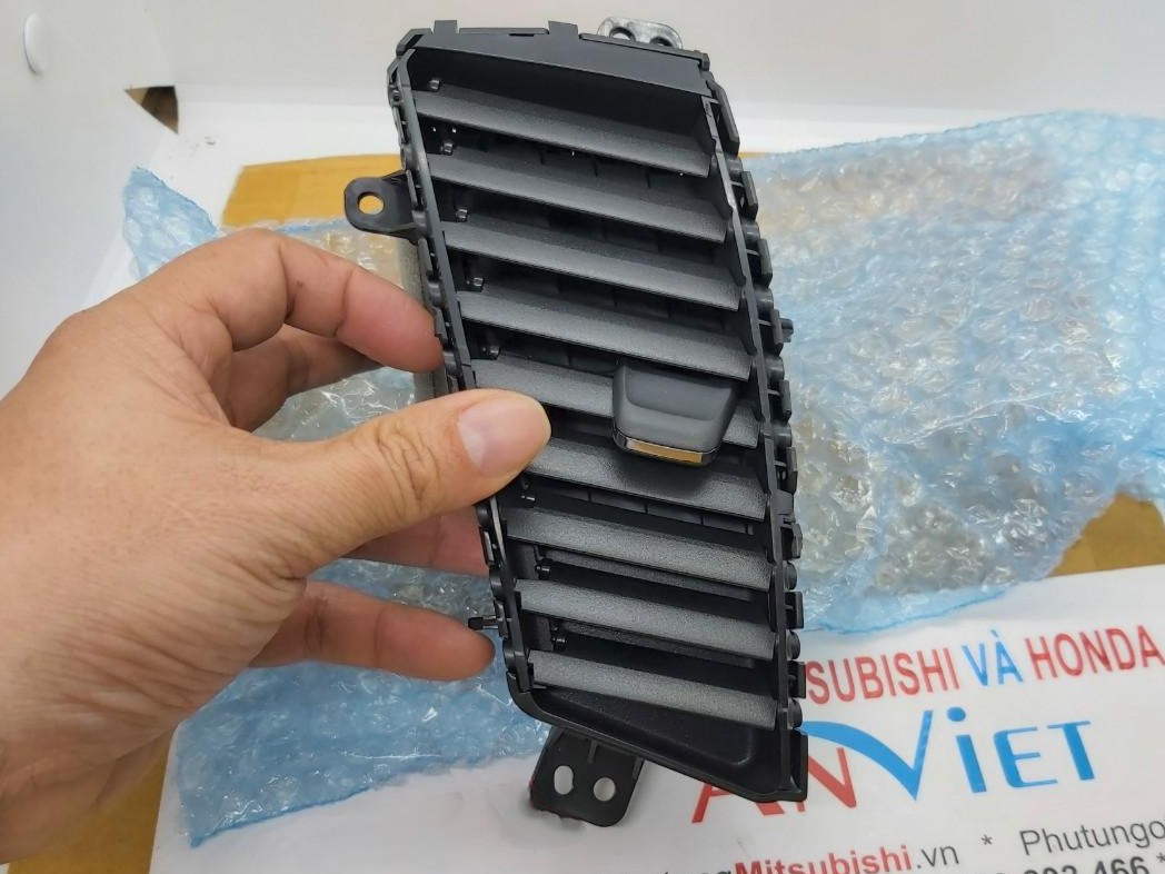 Cửa gió điều hòa trung tâm sử dụng cho xe Triton 2015-2024 - Hàng nhập khẩu chính ngạch