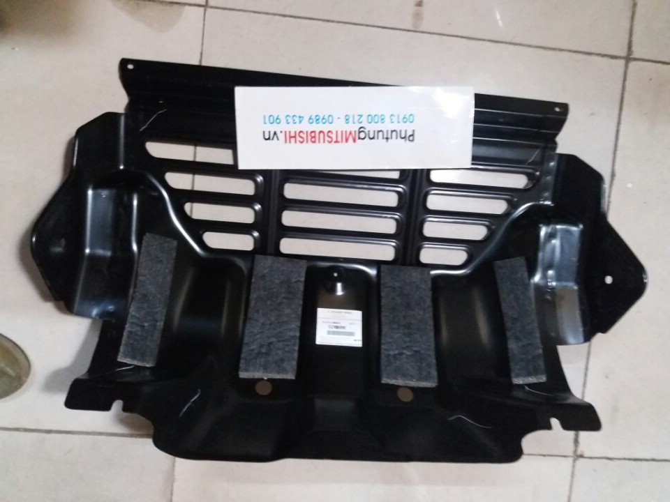 Chắn bùn gầm máy trước sử dụng cho xe Triton 2019-2024 - Hàng nhập khẩu chính ngạch