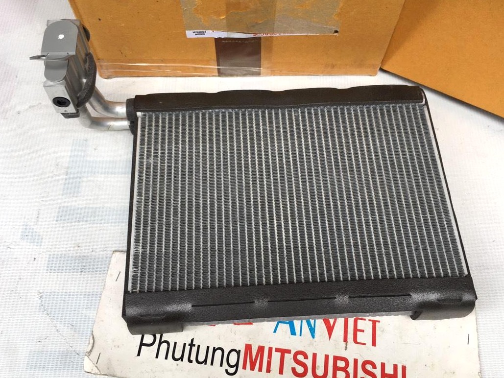 Dàn lạnh sử dụng cho xe Triton - Hàng nhập khẩu chính ngạch