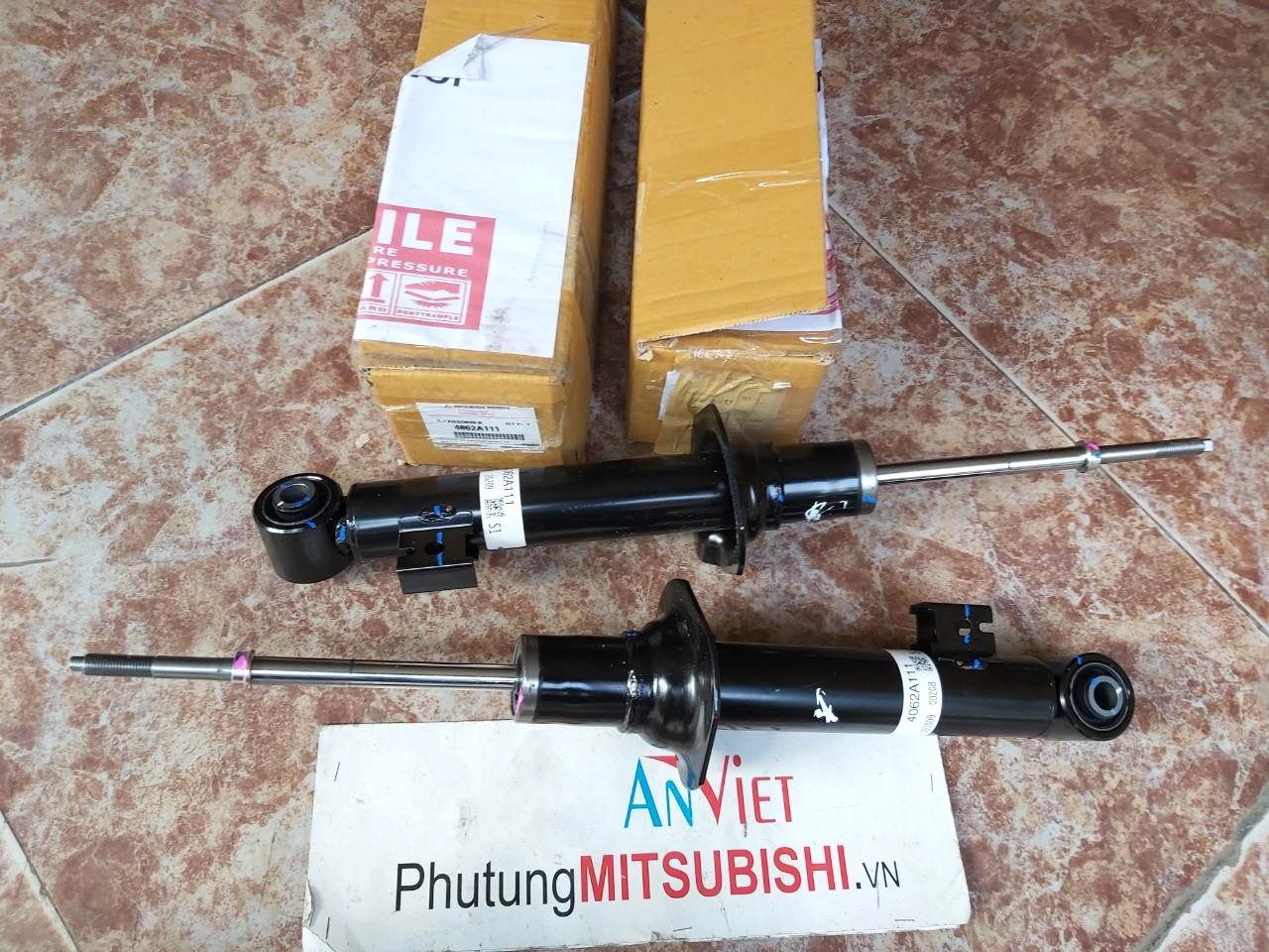 Giảm xóc trước sử dụng cho xe Pajero Sport 2010-2016, Triton 2009-2014 - Hàng nhập khẩu chính ngạch 4062A111