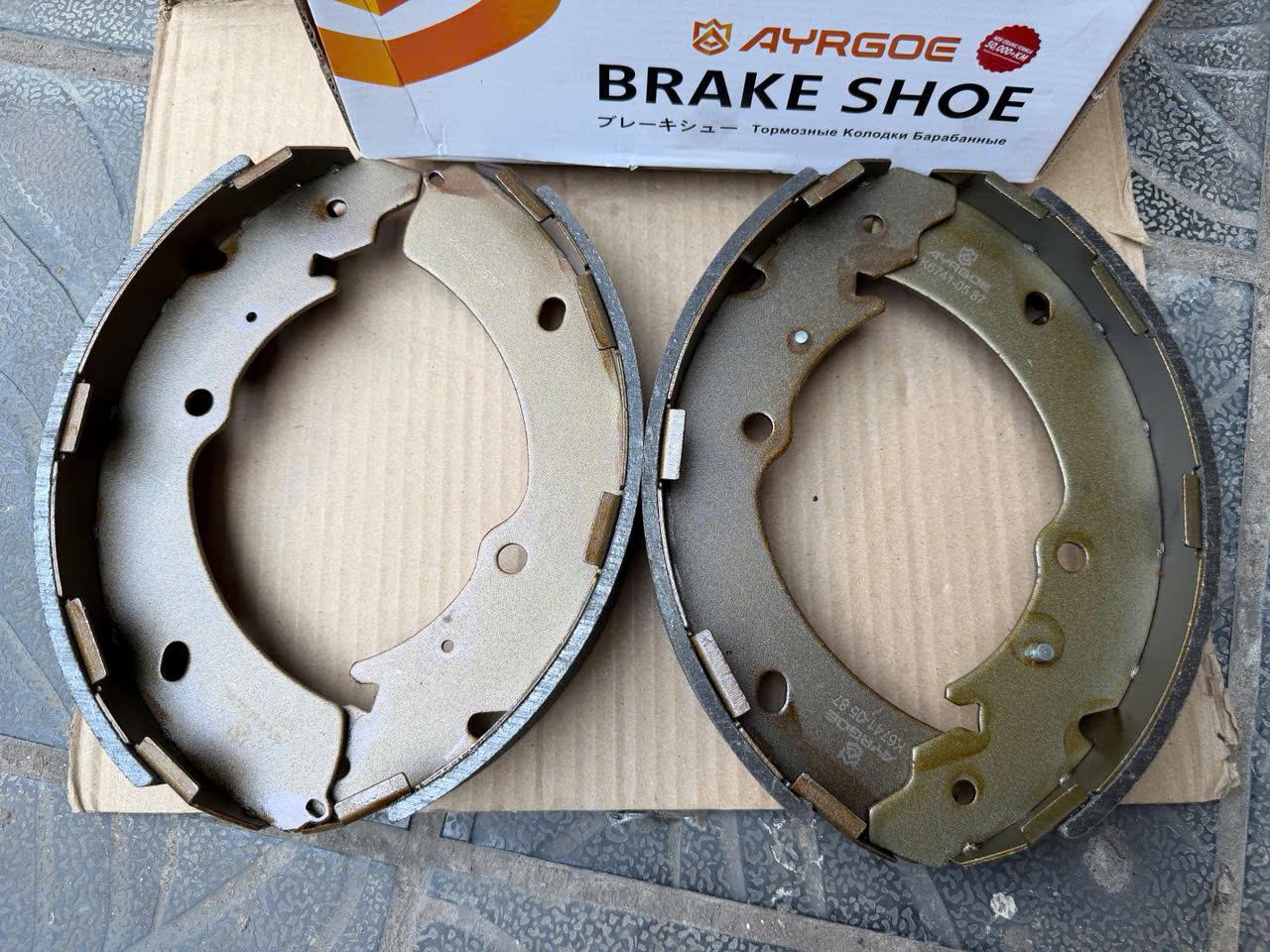 Guốc phanh, Má phanh sau dùng cho xe Triton, Pajero Sport, Zinger | AYRGOE K6741-05 | 4600A106