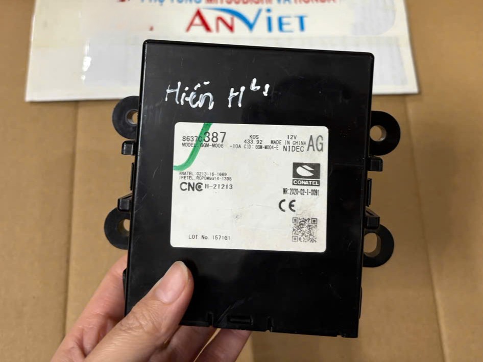 Hộp Điều khiển chìa khóa CONTROL sử dụng cho xe Triton 2016-2025 - Hàng nhập khẩu chính ngạch