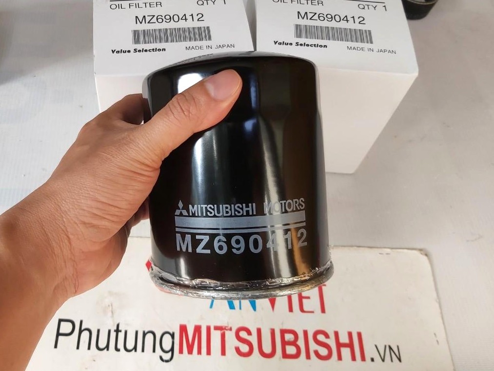 Lọc nhớt sử dụng cho xe Mitsubishi Triton - Hàng nhập khẩu chính ngạch MZ690412-1230A045