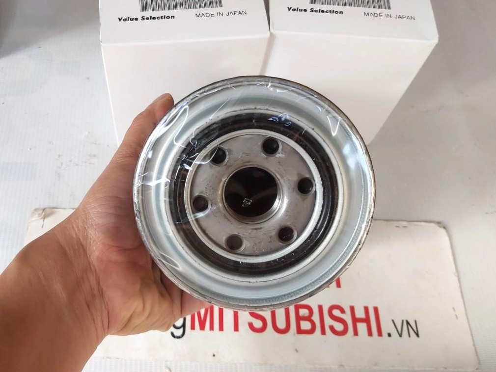 Lọc nhớt sử dụng cho xe Mitsubishi Triton - Hàng nhập khẩu chính ngạch MZ690412-1230A045