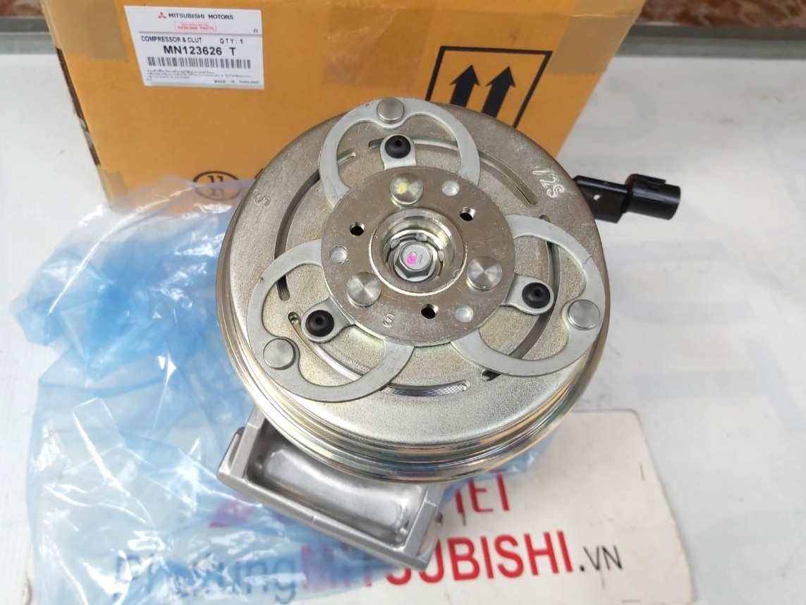 Lốc điều hòa sử dụng cho xe Triton - Hàng nhập khẩu chính ngạch
