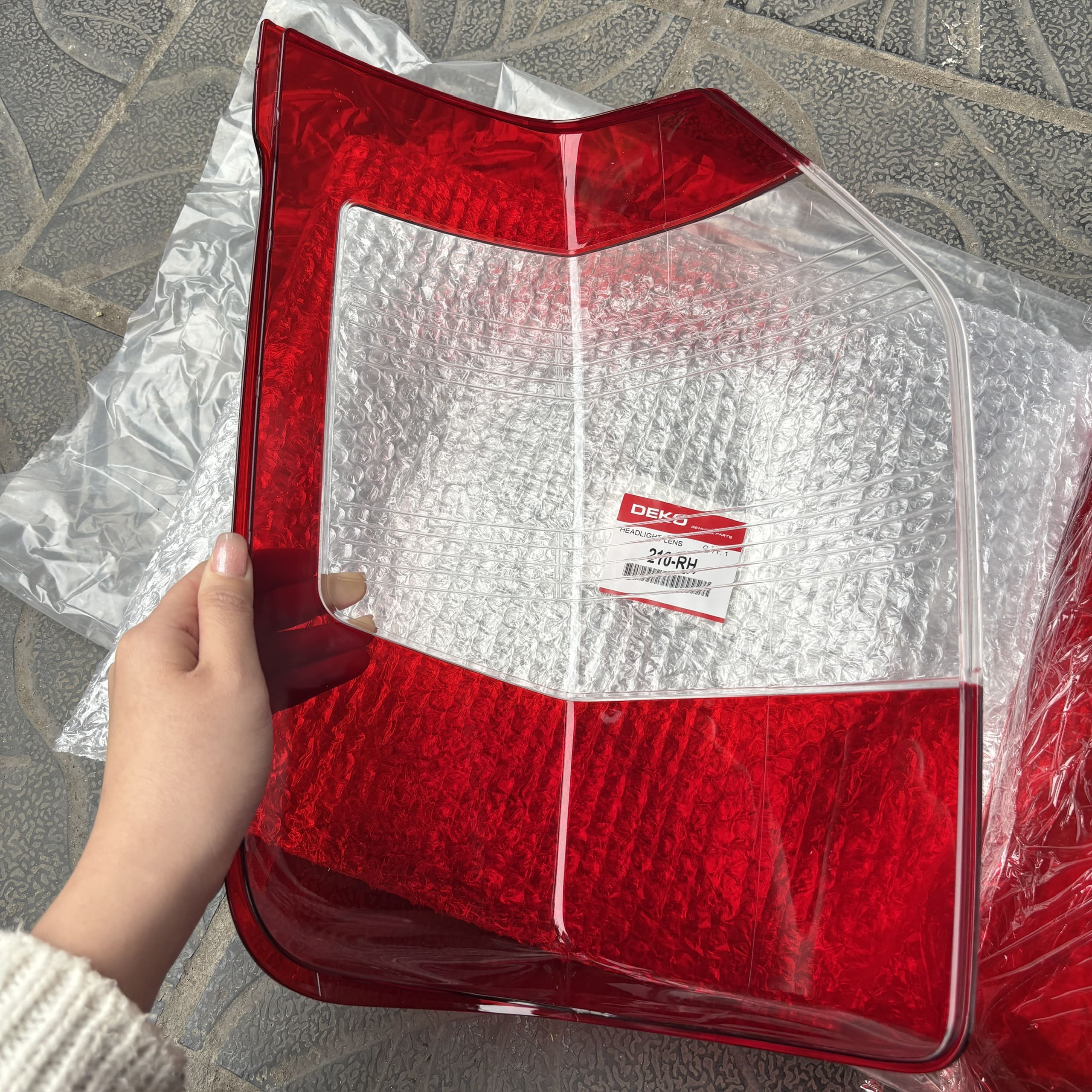Nắp, mặt kính nhựa đèn hậu dùng cho xe Triton 2019-2025 | DEKOSHI 209-LH, 210-RH | Thay thế cho mặt đèn 8330B213, 8330B214