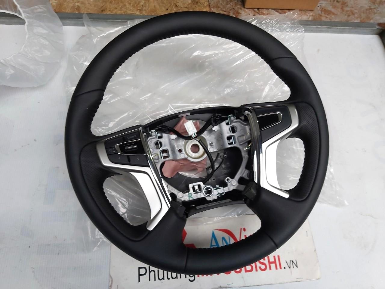 V&ocirc; lăng sử dụng cho xe Triton