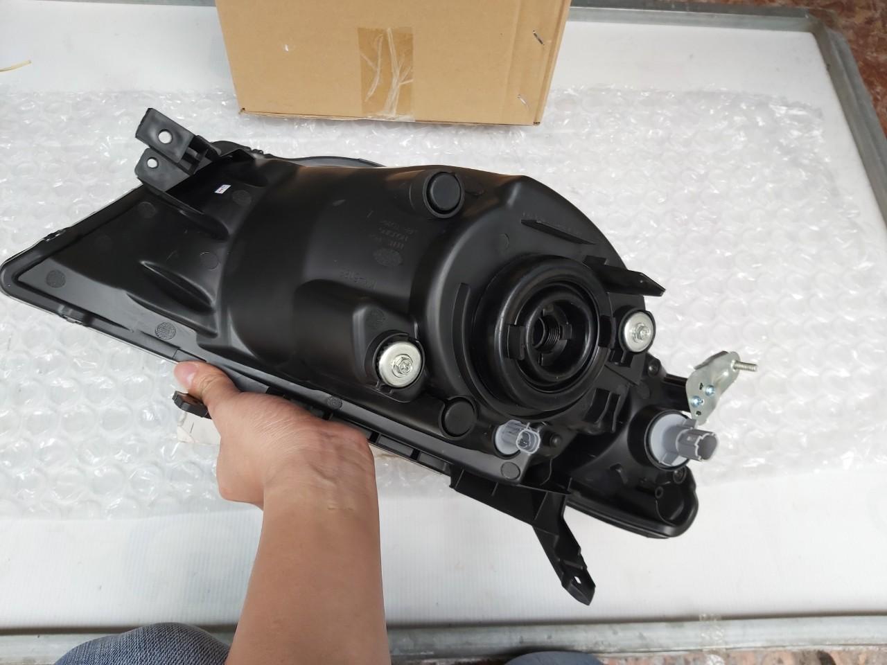 Vỏ Đèn pha sử dụng cho xe Triton 2009-2015 - hàng nhập khẩu chính ngạch