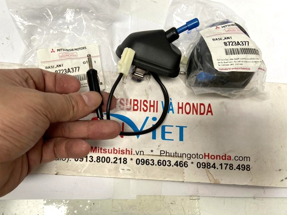 Đế ăng ten sử dụng cho xe Mitsubishi Xpander