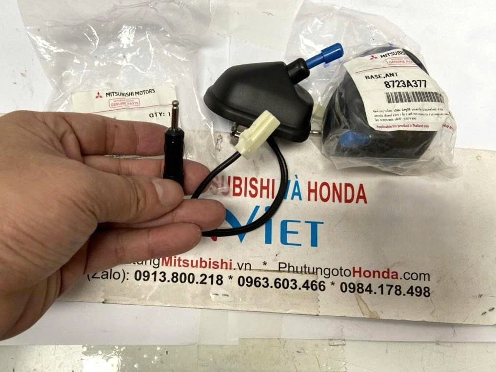 Đế ăng ten sử dụng cho xe Mitsubishi Xpander - Hàng nhập khẩu chính ngạch 8723A377