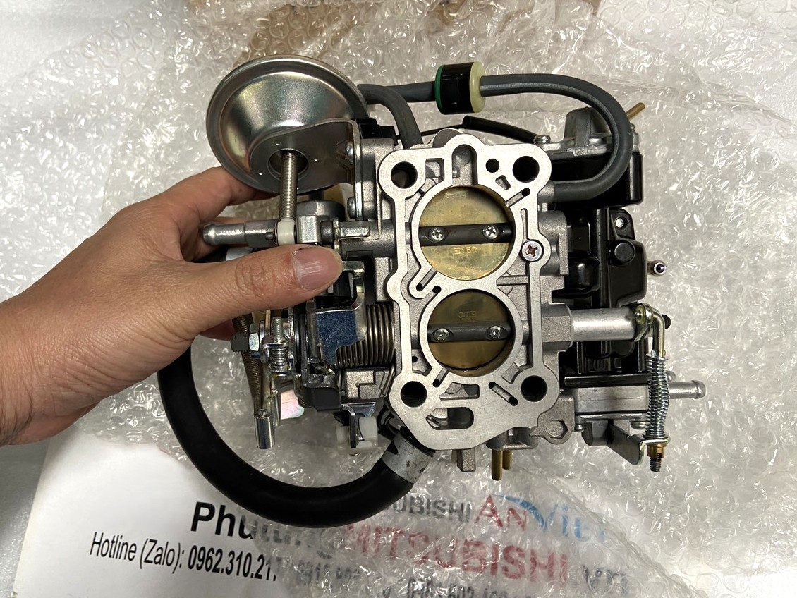 Bình xăng con sử dụng cho xe Mitsubishi Jolie - Hàng nhập khẩu chính ngạch MD337173