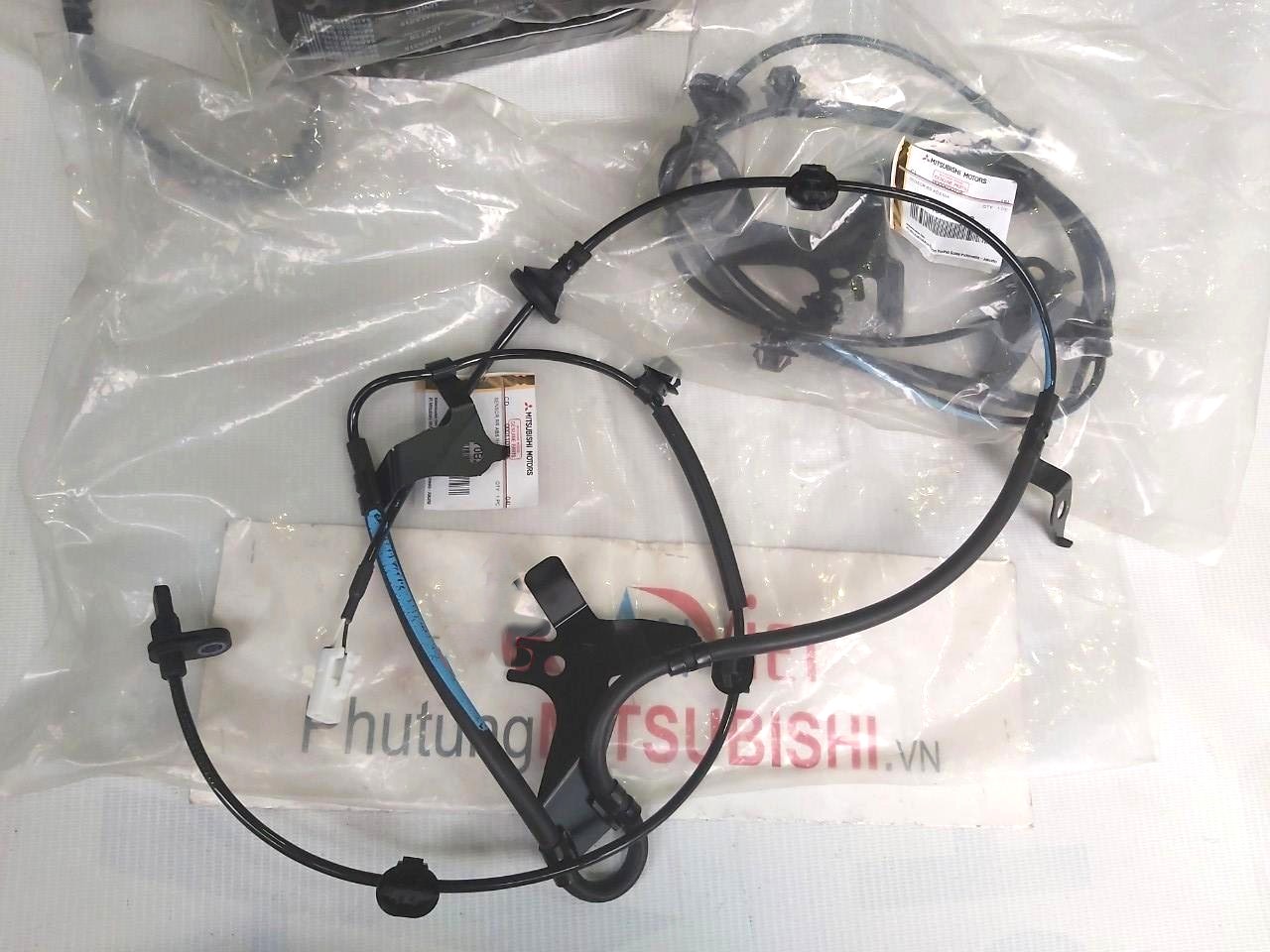 Cảm biến ABS sử dụng cho xe Mitsubishi Xpander - Hàng nhập khẩu chính ngạch 4670B267, 4670B268, 4670B269, 4670B270