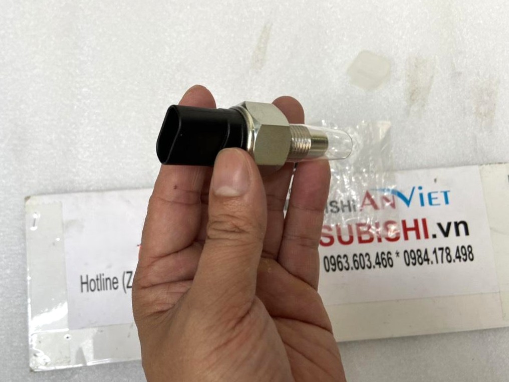 Cảm biến báo lùi sử dụng cho xe Xpander - Hàng nhập khẩu chính ngạch MD730979